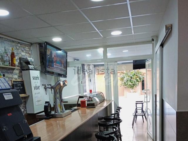 Local, Sant Andreu de Llavaneres
