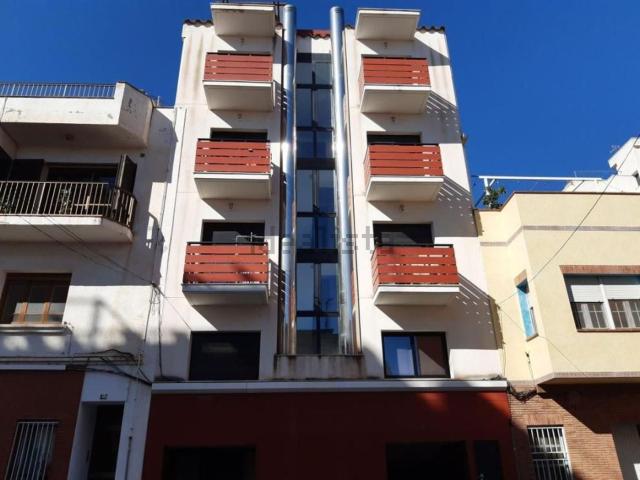 Local, Sant Carles de la Rápita