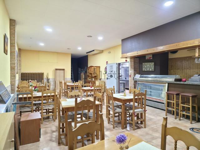 Local, Sant Carles de la Rápita
