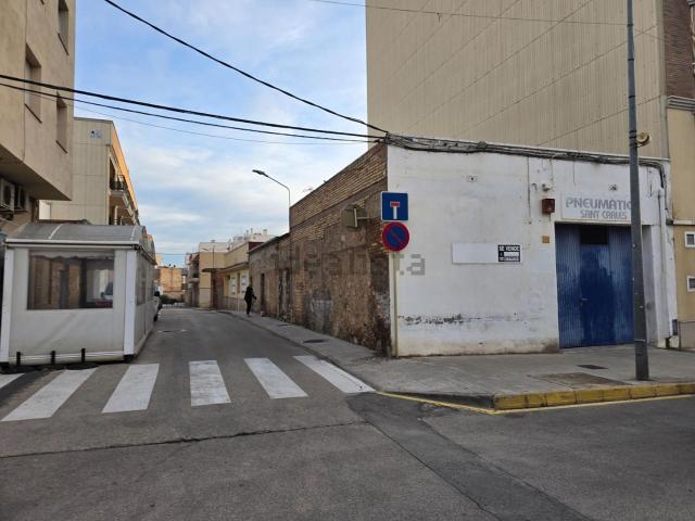 Local, Sant Carles de la Rápita