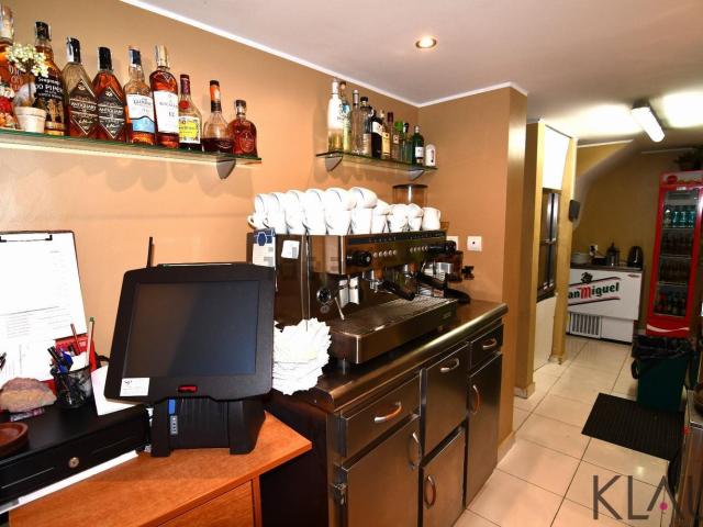 Local, Sant Carles de la Rápita