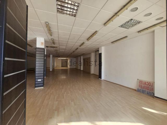 Local, Sant Carles de la Rápita