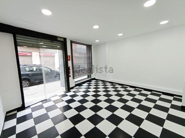 Local, Sant Pere, Terrassa