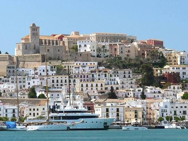 Local, Santa Eulalia del Río