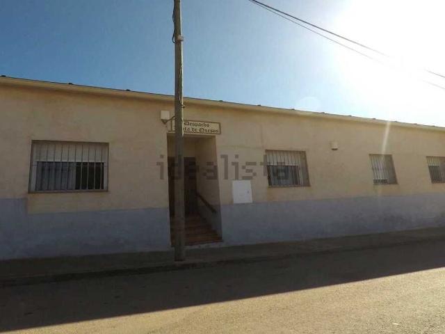 Local, San Carlos del Valle