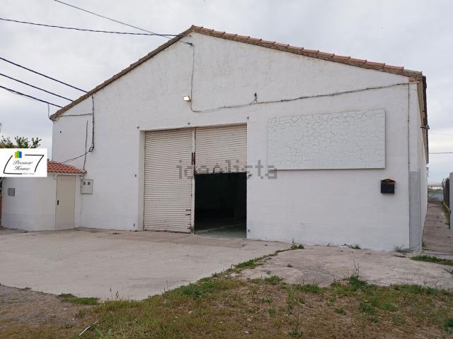 Local, San Pedro del Arroyo