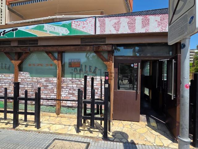 Local, Salou