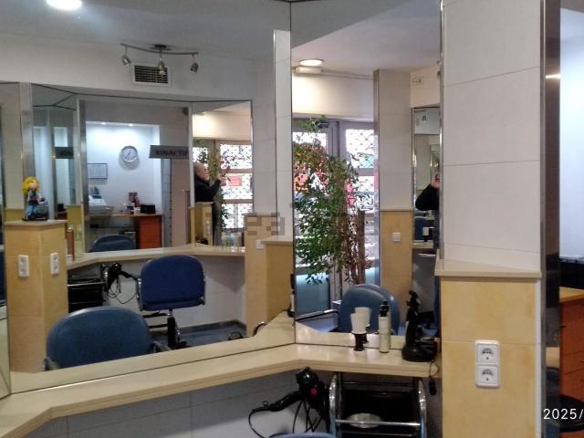 Local, Salou