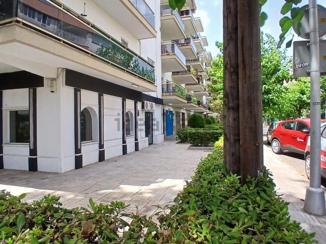 Local, Salou