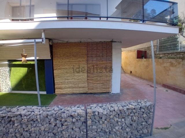 Local, Salou