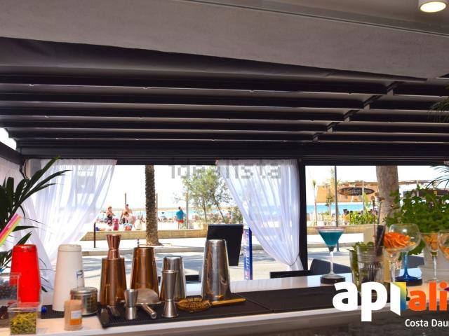 Local, Salou