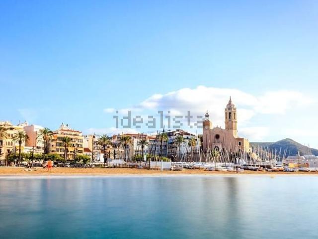 Local, Sitges