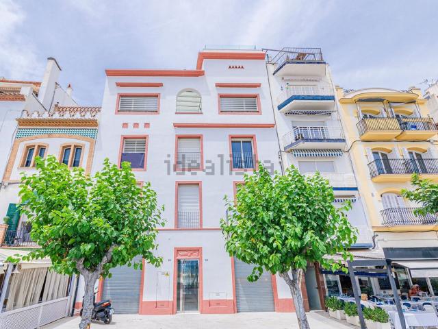 Local, Sitges