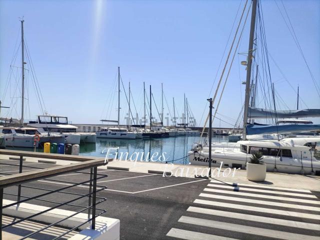 Local, Sitges