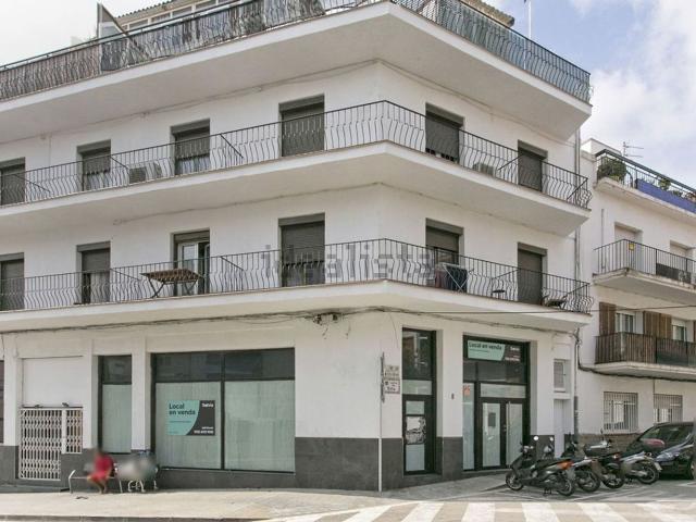 Local, Sitges