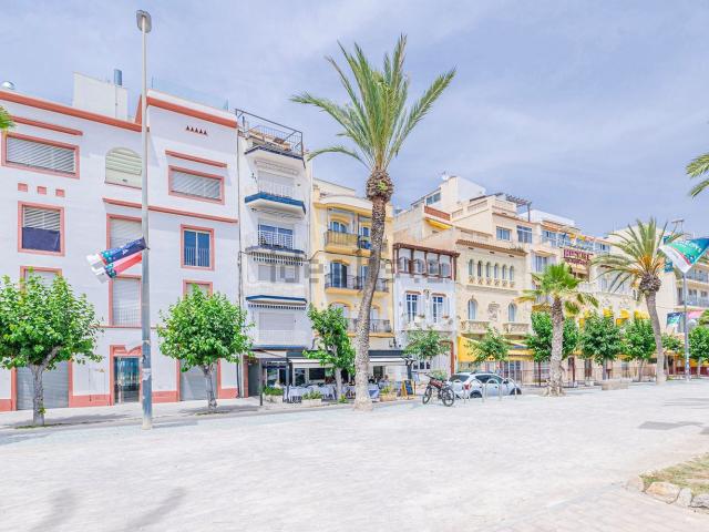 Local, Sitges