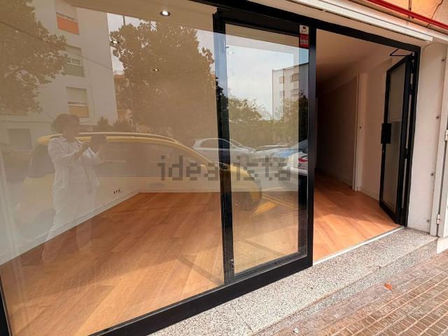 Local, Sitges