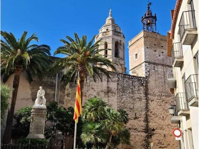 Local, Sitges