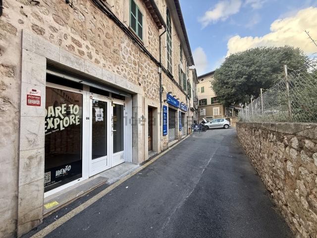 Local, Soller