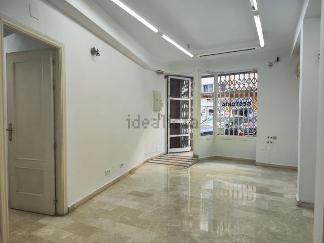 Local, Suárez, Málaga