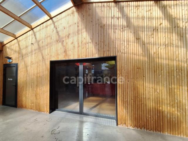 Local/bureau 220 M2 à vendre MAYENNE 53