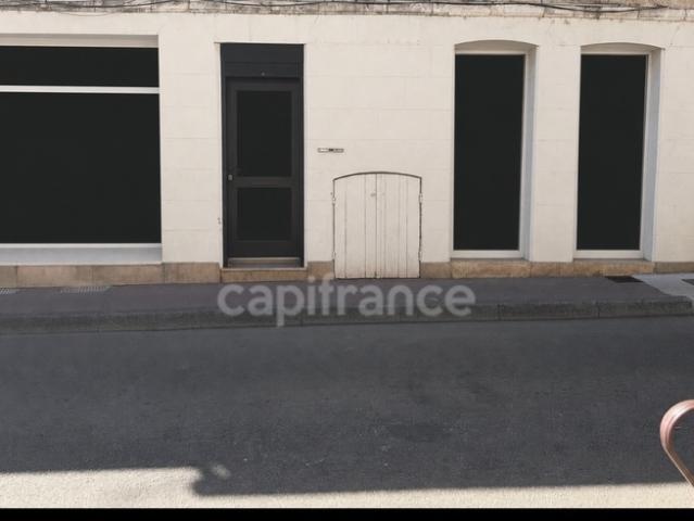 Local/bureau plus studio à vendre AUXERRE 89 local de 55 m2 plus stuio de 28 m2