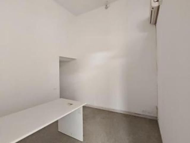 Locale comm.le/Fondo in affitto a Avenza Carrara 32 mq Rif: 1334819
