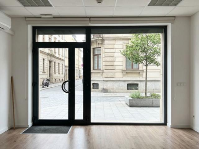 Locale comm.le/Fondo in affitto a Lucca 35 mq Rif: 1395800