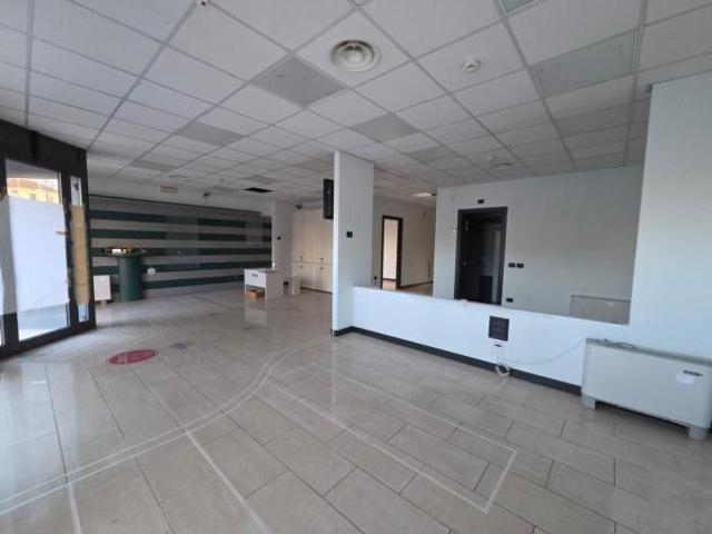 Locale comm.le/Fondo in affitto a Porcari 130 mq Rif: 1405178
