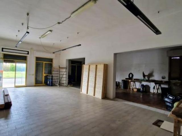 Locale comm.le/Fondo in affitto a Santa Croce sull'Arno 118 mq Rif: 1089782