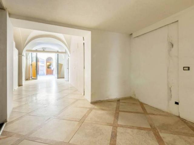Locale comm.le/Fondo in affitto a Siena 150 mq Rif: 1418656