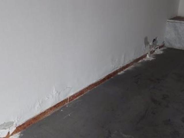 Locale comm.le/Fondo in vendita a Avenza Carrara 77 mq Rif: 1270938