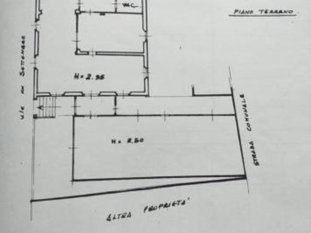 Locale comm.le/Fondo in vendita a Avenza Carrara 250 mq Rif: 1392635