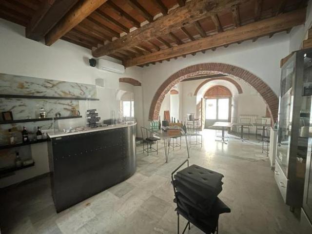 Locale comm.le/Fondo in vendita a Carrara 120 mq Rif: 1135199