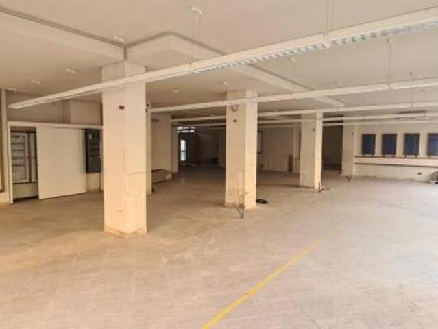 Locale comm.le/Fondo in vendita a Carrara 450 mq Rif: 1407966