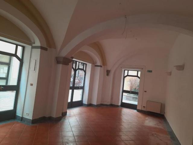 Locale comm.le/Fondo in vendita a Castelfranco di Sotto 200 mq Rif: 981686