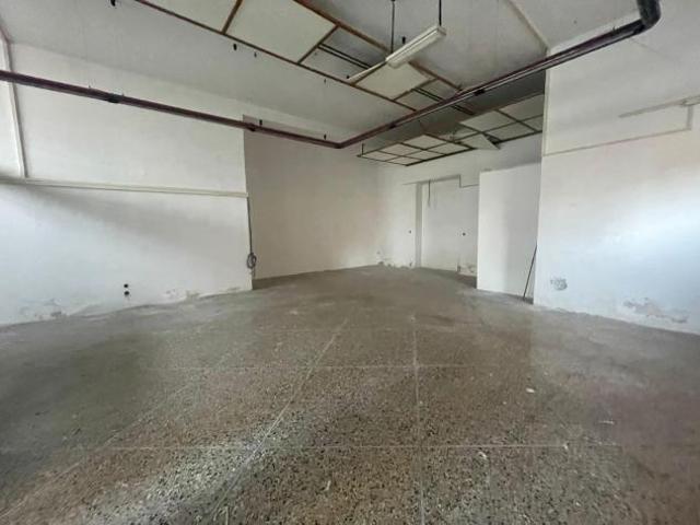 Locale comm.le/Fondo in vendita a Cascina 230 mq Rif: 1302996