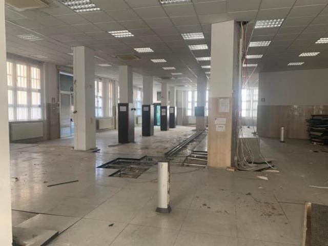 Locale comm.le/Fondo in vendita a Livorno 600 mq Rif: 1170243