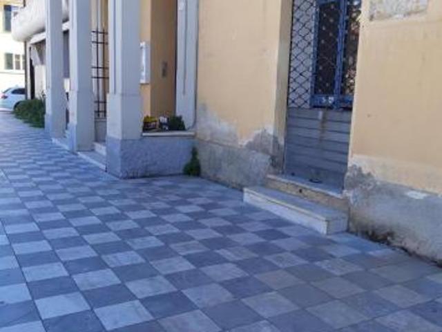 Locale comm.le/Fondo in vendita a Marina di Carrara Carrara 67 mq Rif: 959071