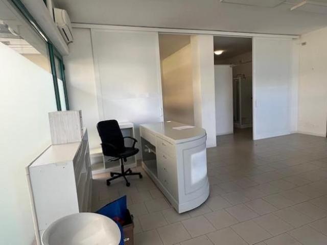 Locale comm.le/Fondo in vendita a Marina di Massa Massa 62 mq Rif: 1351162