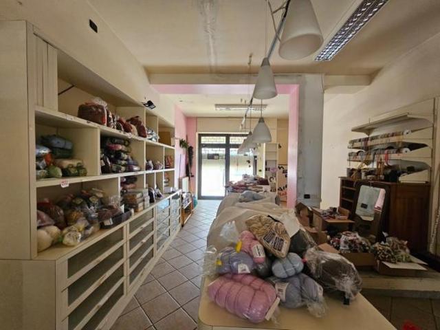 Locale comm.le/Fondo in vendita a Marina di Massa Massa 93 mq Rif: 1414693