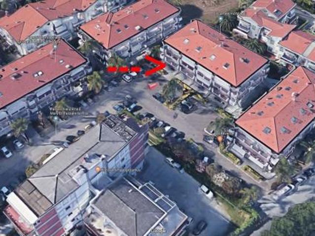 Locale comm.le/Fondo in vendita a Massa 350 mq Rif: 1266165