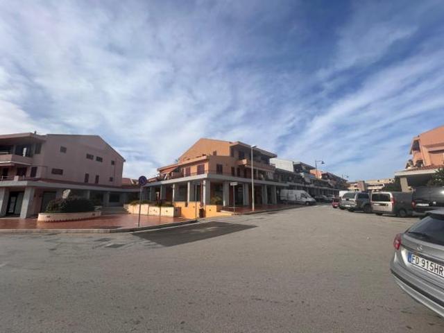 Locale comm.le/Fondo in vendita a Palau 112 mq Rif: 1361809