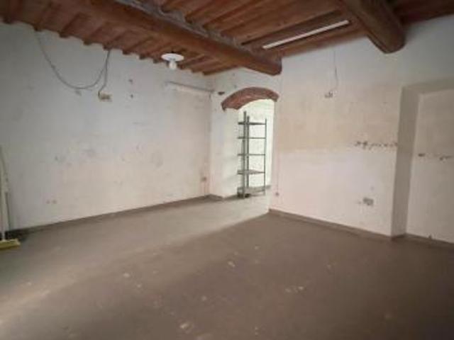 Locale comm.le/Fondo in vendita a Pontedera 50 mq Rif: 1406584