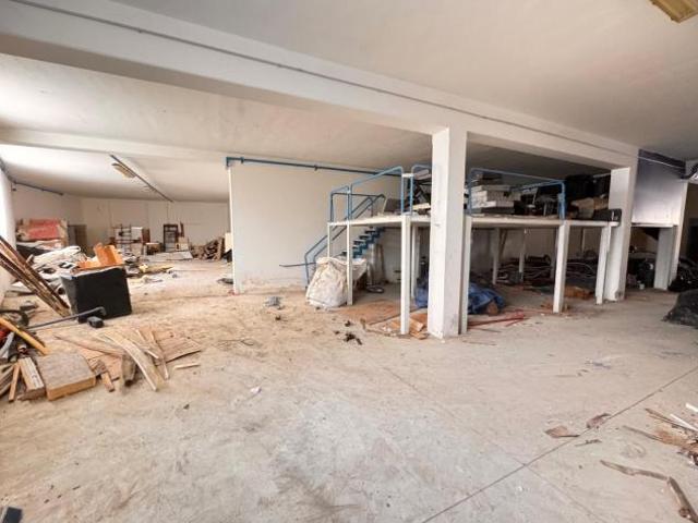 Locale comm.le/Fondo in vendita a Ponsacco 470 mq Rif: 1391859
