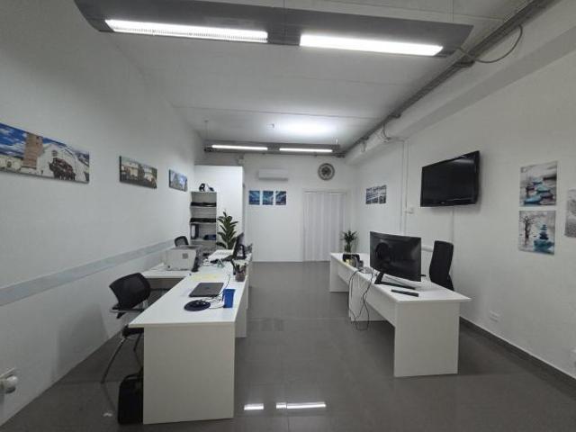 Locale comm.le/Fondo in vendita a Porcari 170 mq Rif: 1405177