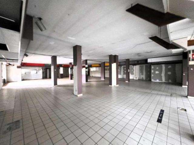 Locale comm.le/Fondo in vendita a Santa Croce sull'Arno 400 mq Rif: 1394157