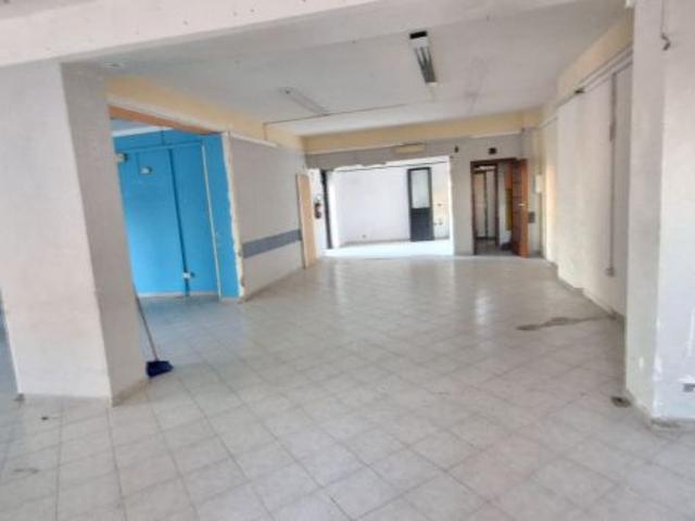 LOCALE COMMECIALE 200 MQ C/1 VIA SAGGESE