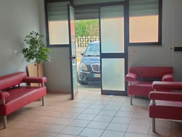 LOCALE COMMERCIALE