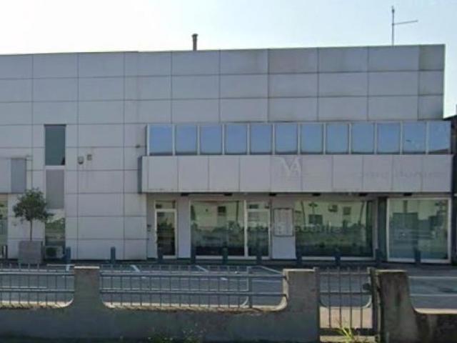Locale commerciale!